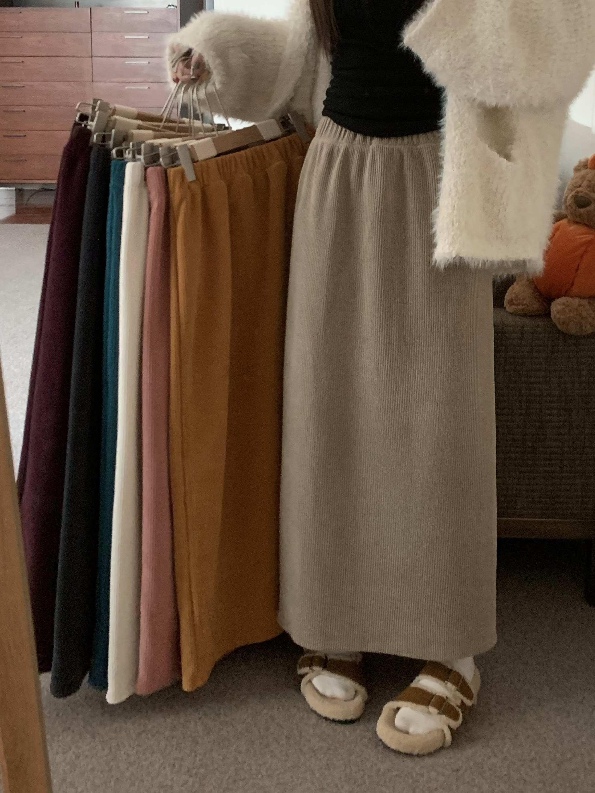 Autumn and winter retro high waist thickened pit strip velvet split skirt versatile leisure straight tube long skirt 