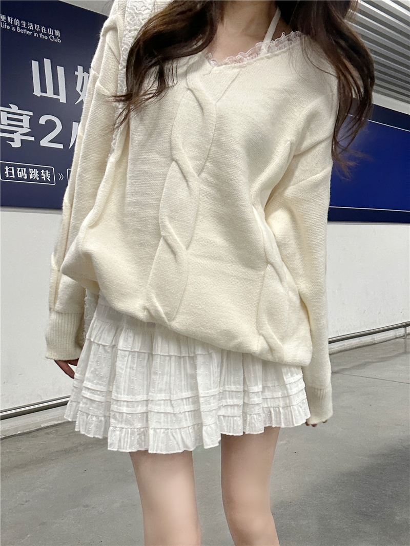 Real shot of lazy loose lace stitching halter neck sweater for women in autumn with sweet design and soft waxy sweater