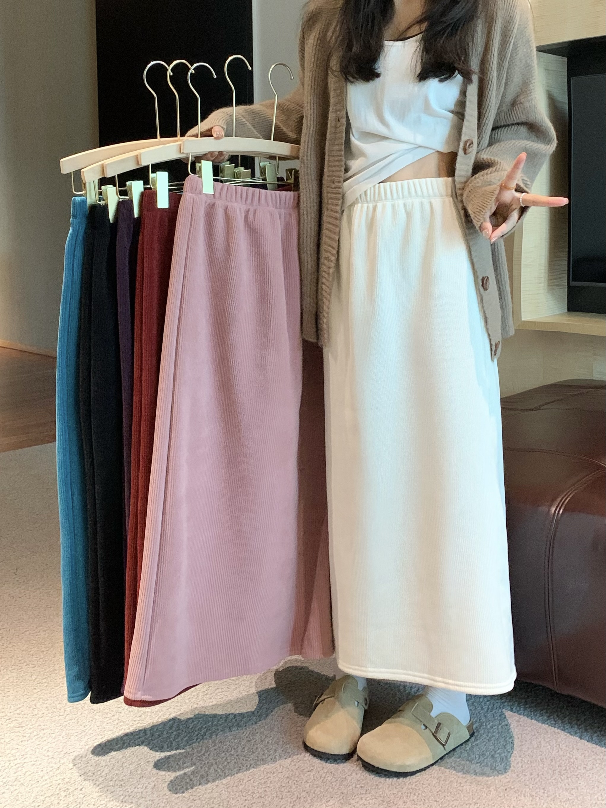 Real shot~ Winter and autumn snow neil thickened velvet straight tube high waist elastic waist half skirt 