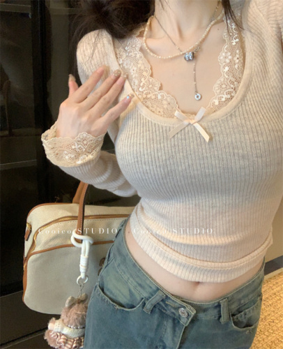 Photographed, inner long-sleeve top with a sense of elegance, crew neck retro lace patchwork knit sweater.