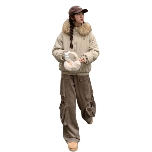 American retro winter new down jacket for women with design hooded and thickened to overcome the trend of cotton coats