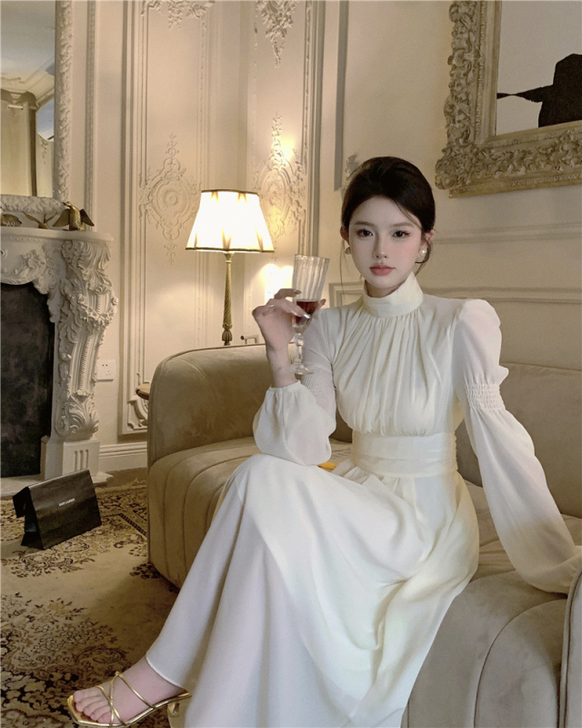 Early autumn new white turtleneck dress fairy gentle style French high-end design niche