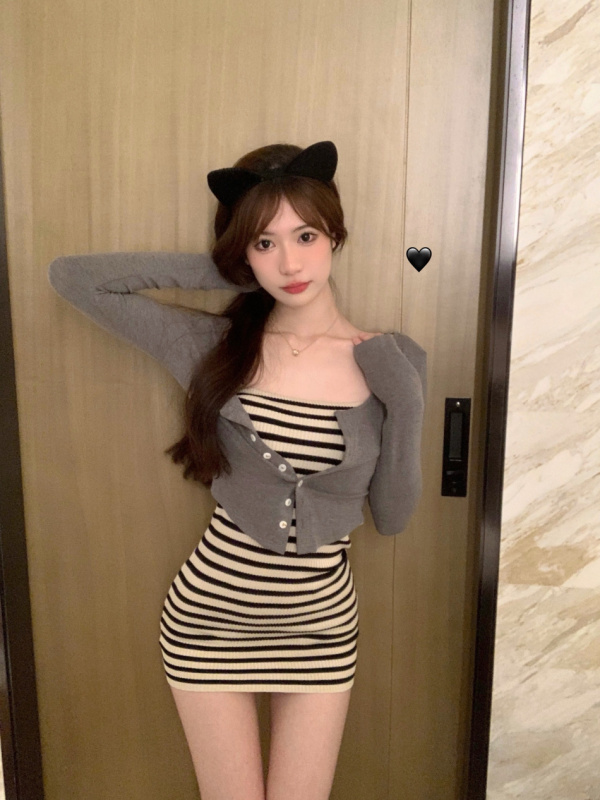 Knitted high-waist striped slim-fitting waist suspender dress + versatile short long-sleeved jacket