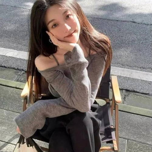 官图 一字肩露肩春秋长袖t恤女纯欲辣妹上衣+吊带两件套装