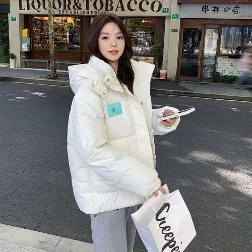 Green down cotton coat for women winter 2024 new style small short hooded thickened loose high-end sense hits the street