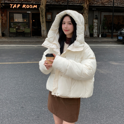 Puff Short Down Jacket Women's 2024 Winter New American Ken Bean Bread Jacket Hello Coffee Color Hooded Jacket