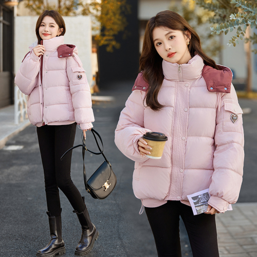 2024 Korean style hooded contrasting color short women's down jacket, popular winter jacket for small people, thickened cotton jacket