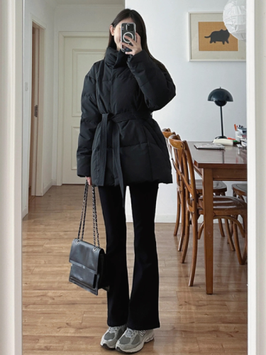 High-end waist-cinched black cotton coat for women 2024 winter new Korean style warm cotton coat for small people