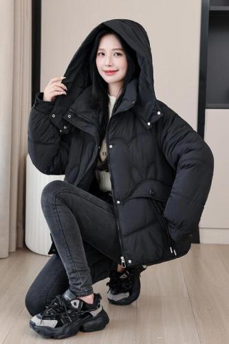 Down jacket women's short 2024 winter new style design with loose pockets large size thickened cotton jacket