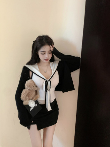 ~Navy collar top two-piece preppy long-sleeved knitted pullover sweater skirt set