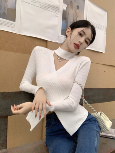 Actual shot ~ 2024 autumn and winter new style cross V-neck long-sleeved knitted bottoming shirt for women with slim fit sweater