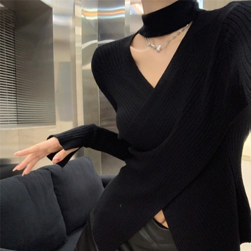 Actual shot ~ 2024 autumn and winter new style cross V-neck long-sleeved knitted bottoming shirt for women with slim fit sweater