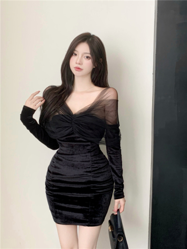 Actual shot ~ Pure desire velvet dress for women in autumn and winter, hot girl off-shoulder bottoming skirt, waist-cinching sexy hip-hugging skirt