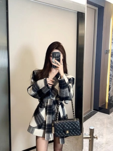 JustQin Langqindong 2024 autumn and winter new wool plaid coat double-sided woolen mid-length coat for women