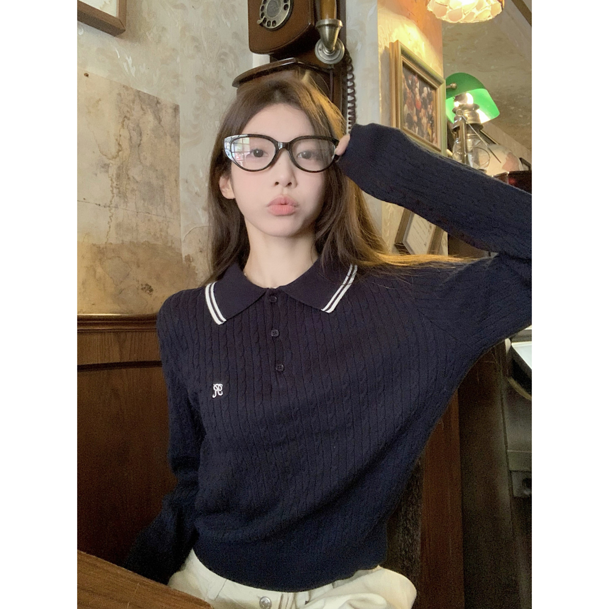 Real shooting autumn and winter Korean version of the college polo neck anti-aging corkscrew design Andy wool knitwear bottom shirt 