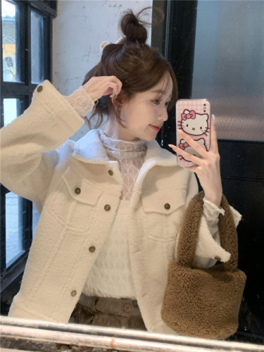 Actual shot of new autumn and winter lamb wool thickened short coat for women, Korean style imitation mink velvet versatile top for little people