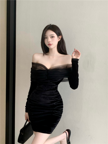 Actual shot ~ Pure desire velvet dress for women in autumn and winter, hot girl off-shoulder bottoming skirt, waist-cinching sexy hip-hugging skirt