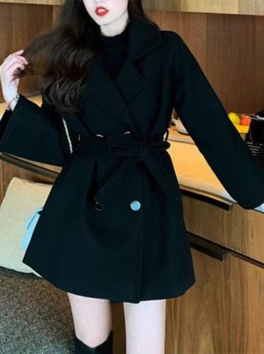 High-end black woolen coat for women 2024 autumn and winter new thickened waist windbreaker small woolen coat for women