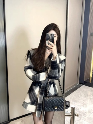 JustQin Langqindong 2024 autumn and winter new wool plaid coat double-sided woolen mid-length coat for women