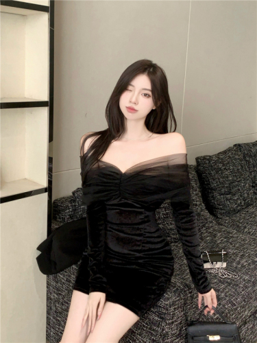 Actual shot ~ Pure desire velvet dress for women in autumn and winter, hot girl off-shoulder bottoming skirt, waist-cinching sexy hip-hugging skirt