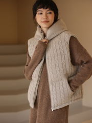 Miss Haqi's new winter heavy-duty small European bag wool cable knit hooded high-fill down vest
