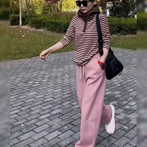 Pink casual sports suit for women autumn 2024 new style striped top and sweatpants two-piece set