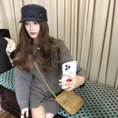 SourceWithU Metropolitan Gold Button Texture Soft Waxy Knitted Cardigan Loose and Slim A-Line Skirt Two-piece Set