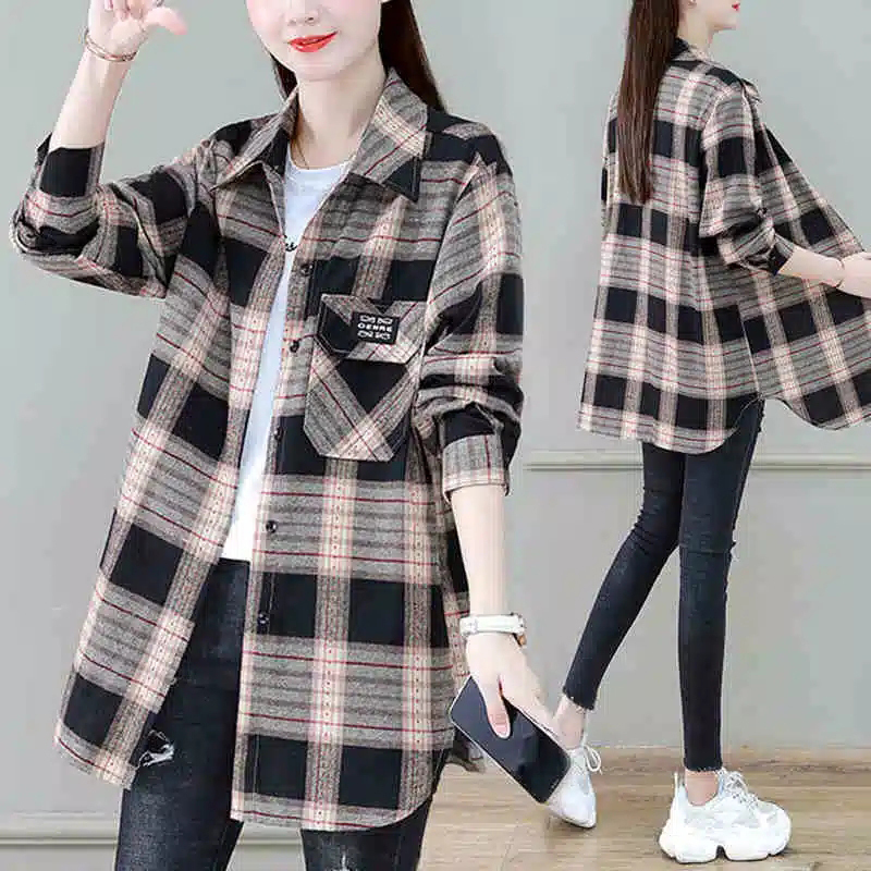 Spring and autumn new style mid-length plaid women's long-sleeved shirts, stylish age-reducing coats, cardigans, versatile