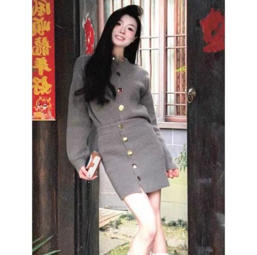 SourceWithU Metropolitan Gold Button Texture Soft Waxy Knitted Cardigan Loose and Slim A-Line Skirt Two-piece Set
