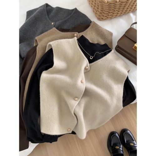 Xiaoxiangfeng layered knitted vest 2024 autumn new women's winter waistcoat loose cardigan with sweater