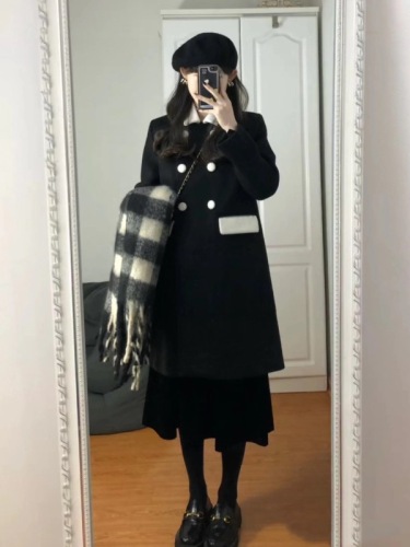 Black short woolen coat for women 2024 autumn and winter new woolen coat thickened and small people are popular this year