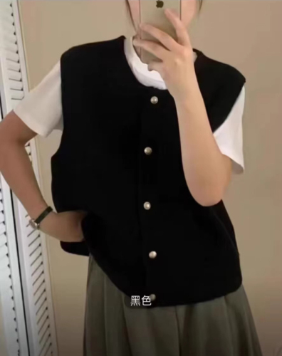 Xiaoxiangfeng layered knitted vest 2024 autumn new women's winter waistcoat loose cardigan with sweater