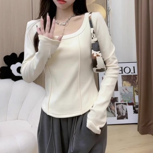 DeRong long-sleeved T-shirt for women in autumn and winter, warm brushed inner layer, short bottoming shirt, slim fit