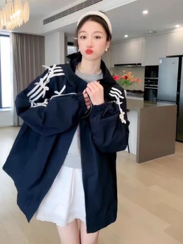 South Korea's Dongdaemun 2024 spring and autumn new women's color-blocked striped bow sweet loose long-sleeved hooded jacket