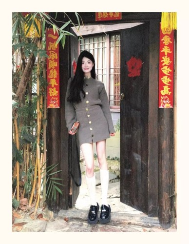 SourceWithU Metropolitan Gold Button Texture Soft Waxy Knitted Cardigan Loose and Slim A-Line Skirt Two-piece Set