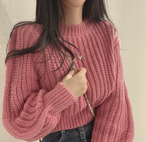 French Minimalist Round Neck Knit Top for Women - Autumn/Winter New Arrival, Niche Academic Style, Sweet and Charming, Loose Fit, Outerwear Sweater