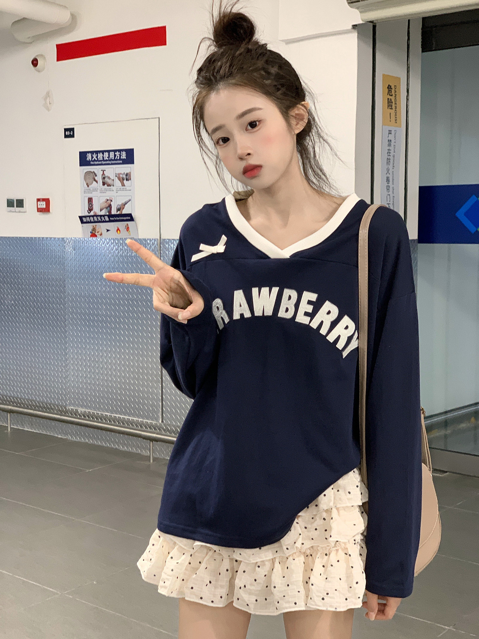 實拍220克酷棉雙棉衛衣女春秋薄款潮2024設計感蝴蝶結V領韓版上衣