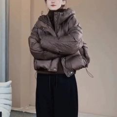 Winter new women's cotton coats, short cotton jackets, thickened bread coats for small people, hot style