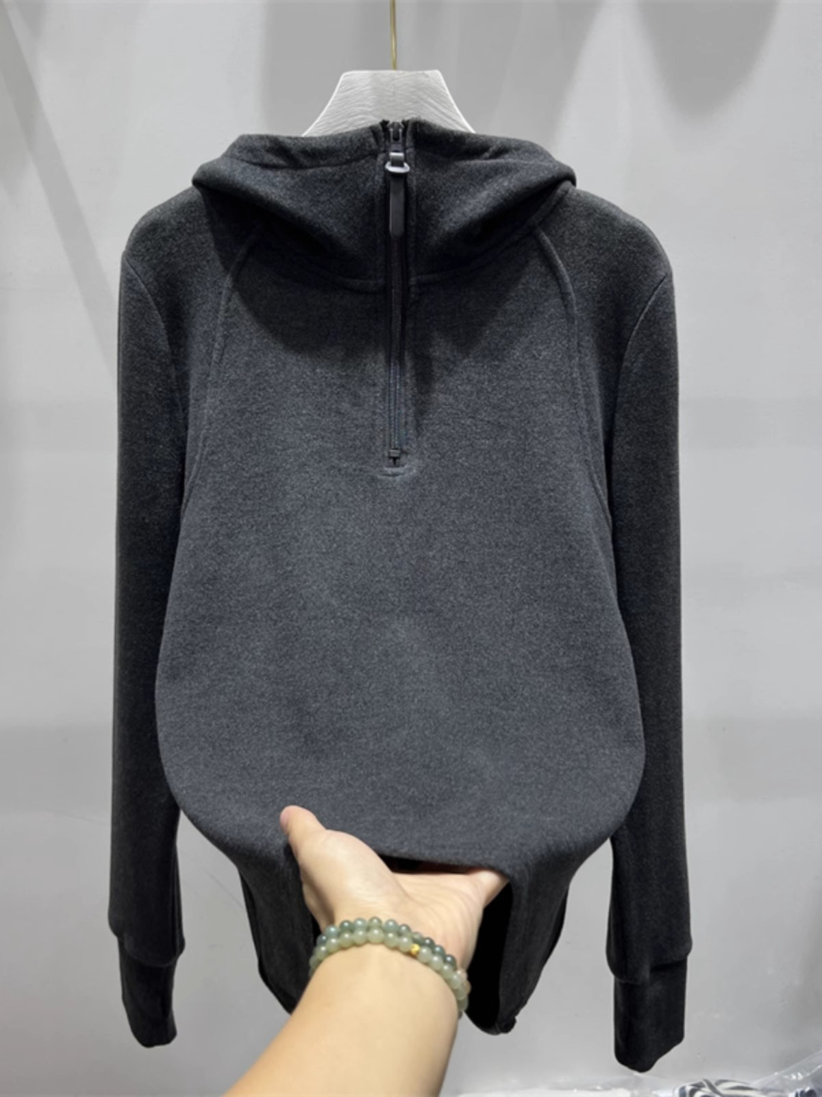 European warm 2024 new half-zip German velvet hooded sweatshirt for women autumn and winter design bottoming shirt top hoodie