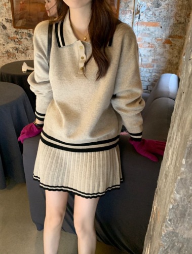 Actual shot Korean high-end contrasting color polo collar sweater pleated skirt suit