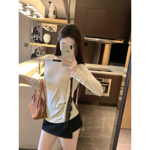 Actual shot of designer one-shoulder long-sleeved T-shirt for women in autumn, niche lace drawstring top, versatile shirt