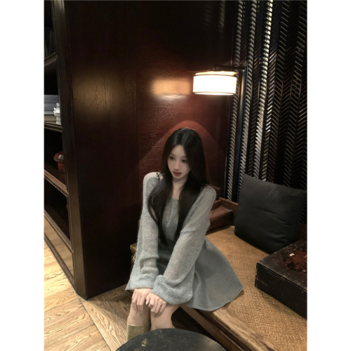 Real shot of lazy gray off-shoulder long-sleeved knitted sweater skirt tutu skirt princess dress suit