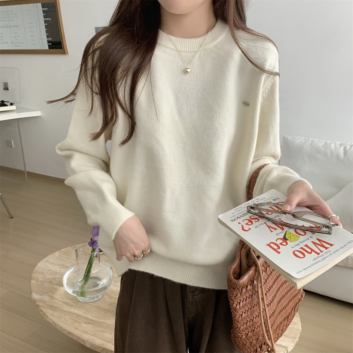 Photographed Korean-style round neck loose and simple match-all polar fleece knit turtleneck sweater top