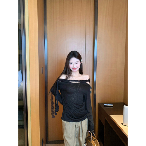 Actual shot of designer one-shoulder long-sleeved T-shirt for women in autumn, niche lace drawstring top, versatile shirt