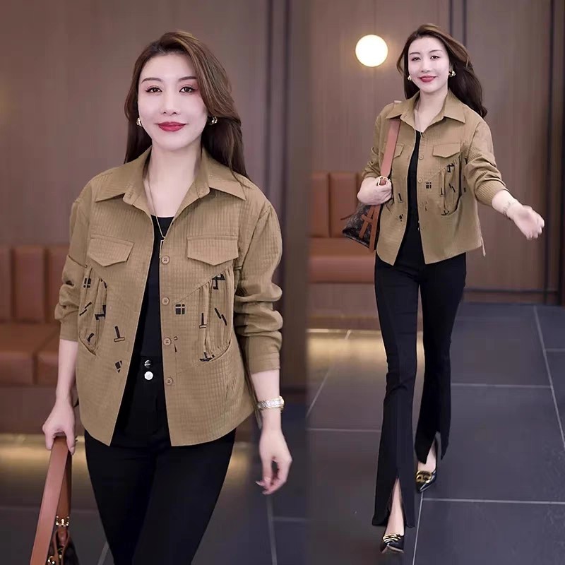 Spring new style women's short jacket popular style jacket middle-aged and elderly mothers women's tops small people