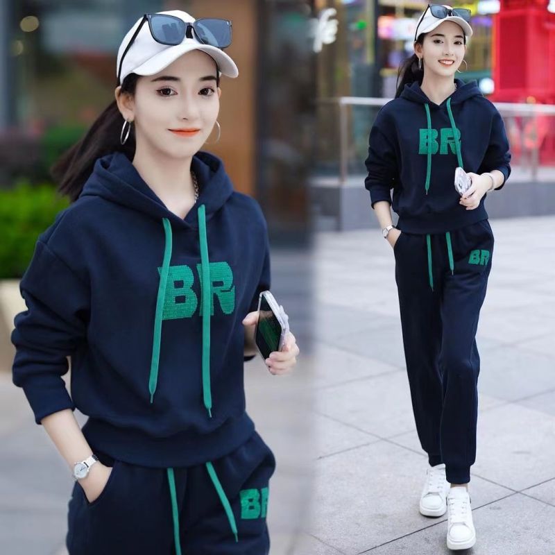 Thick velvet casual sports suit for women, autumn and winter fashionable new age-reducing sweatshirt and sweatpants two-piece set