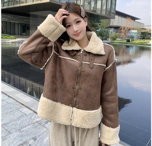 Maillard wears a fur-integrated lamb wool coat for women in autumn and winter, a high-end street brown thickened short top