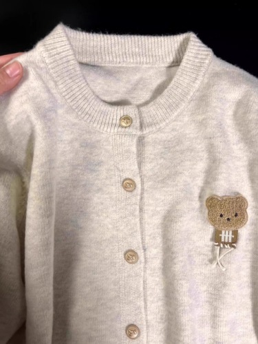 Bear embroidered round neck knitted cardigan for women in autumn new style soft and lazy style sweater jacket top