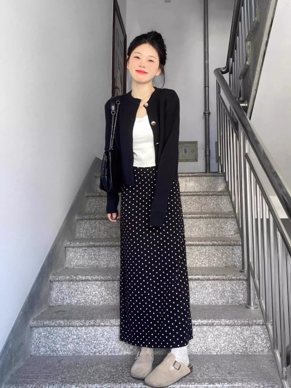 Xiaoxiang style gold button knitted cardigan top women's short spring and autumn outer sweater jacket skirt suit two-piece set