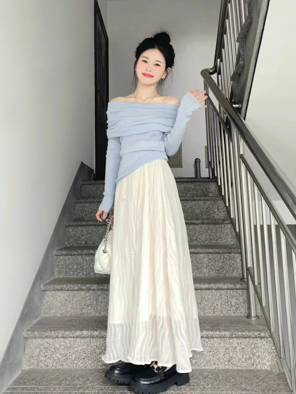 Gentle design, Korean one-shoulder sweater for women, autumn slim fit, short top and skirt suit